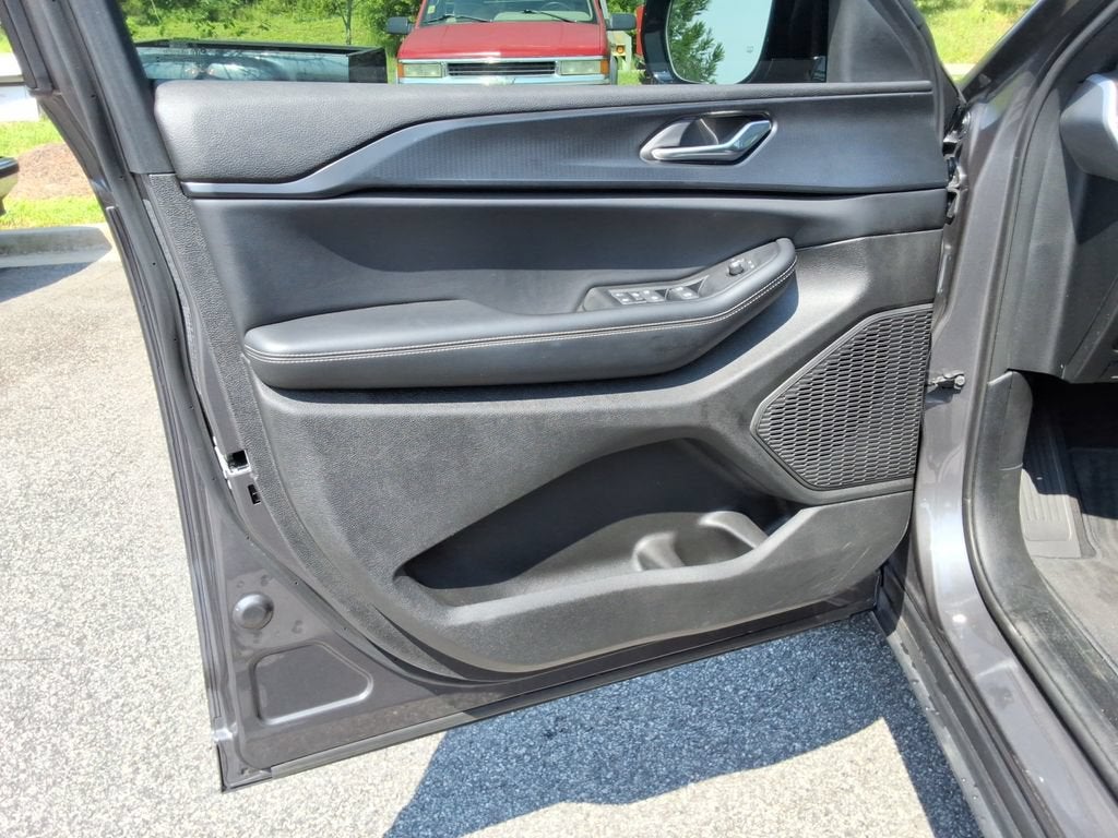2025 Jeep Grand Cherokee L Altitude X 4x2