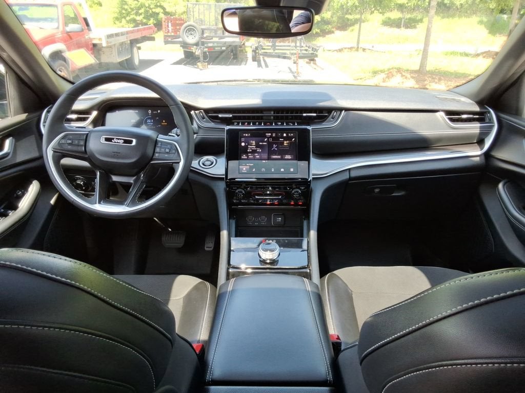 2023 Jeep Grand Cherokee L Altitude 4x4