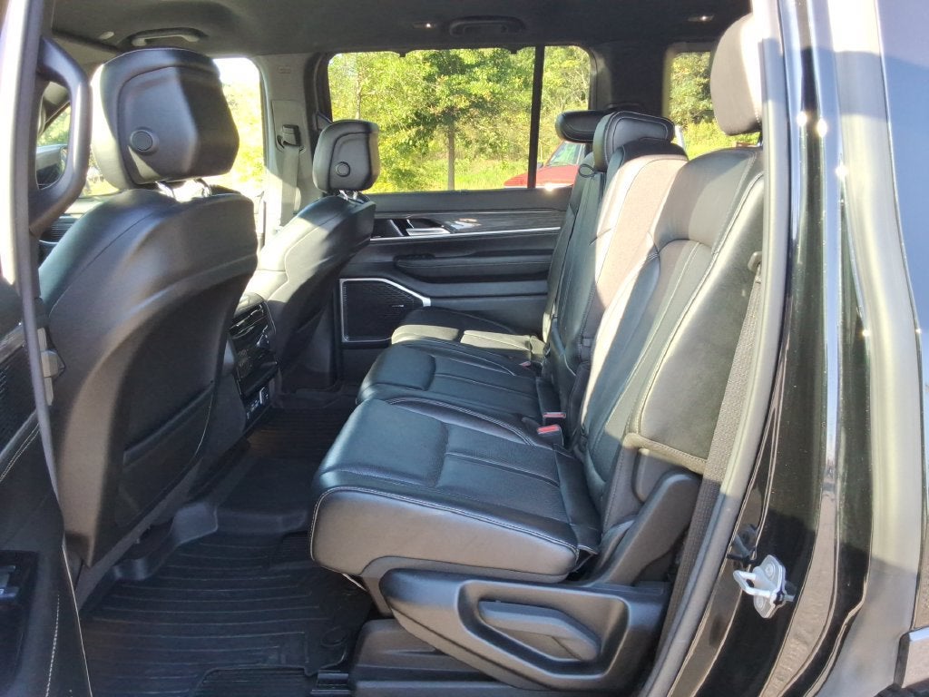 2022 Jeep Wagoneer Series III 4x2