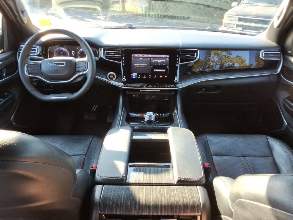 2022 Jeep Wagoneer Series III 4x2