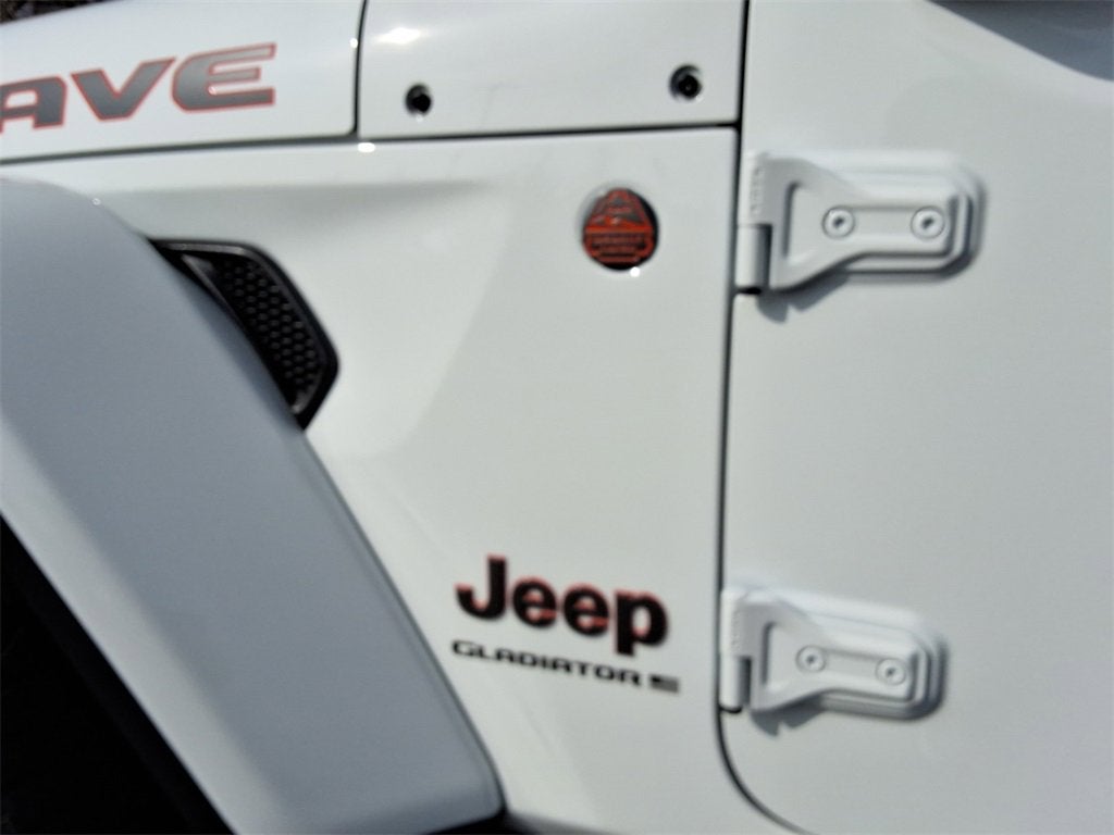 2025 Jeep Gladiator Mojave X