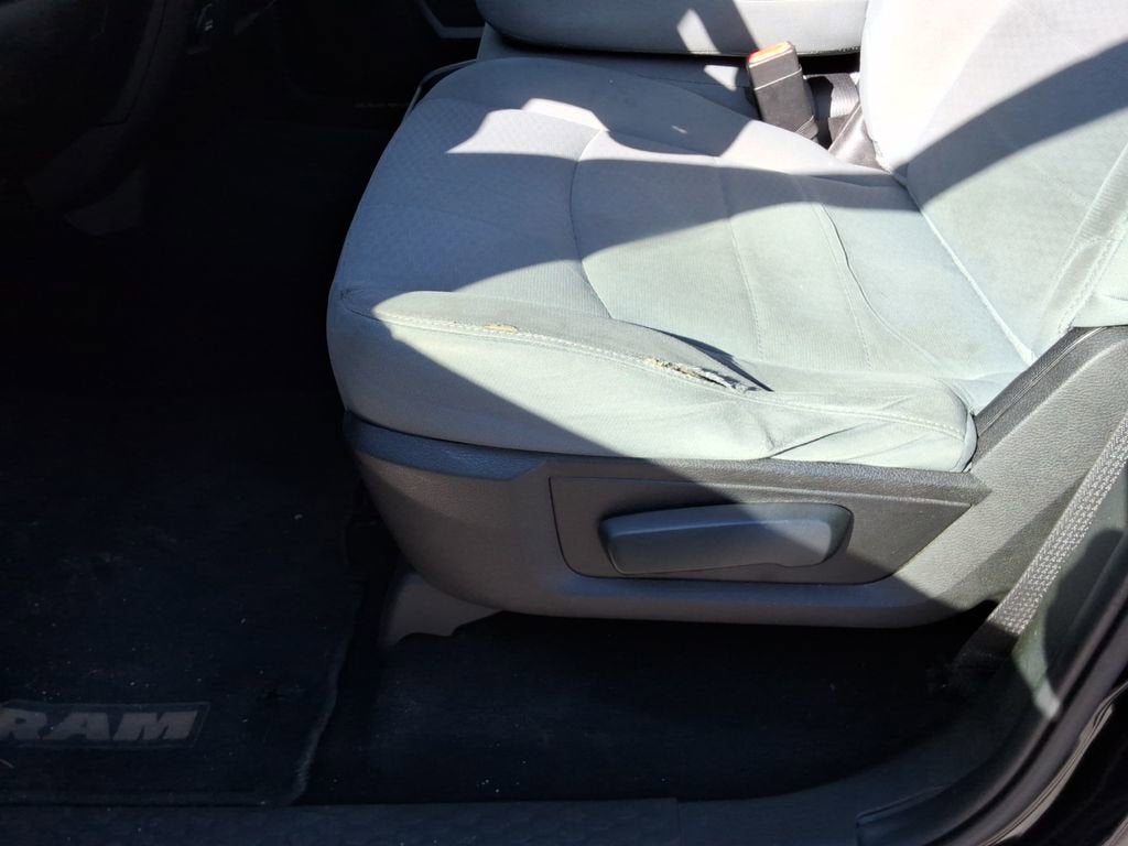 2019 RAM 1500 Classic SLT Crew Cab 4x2 6'4" Box