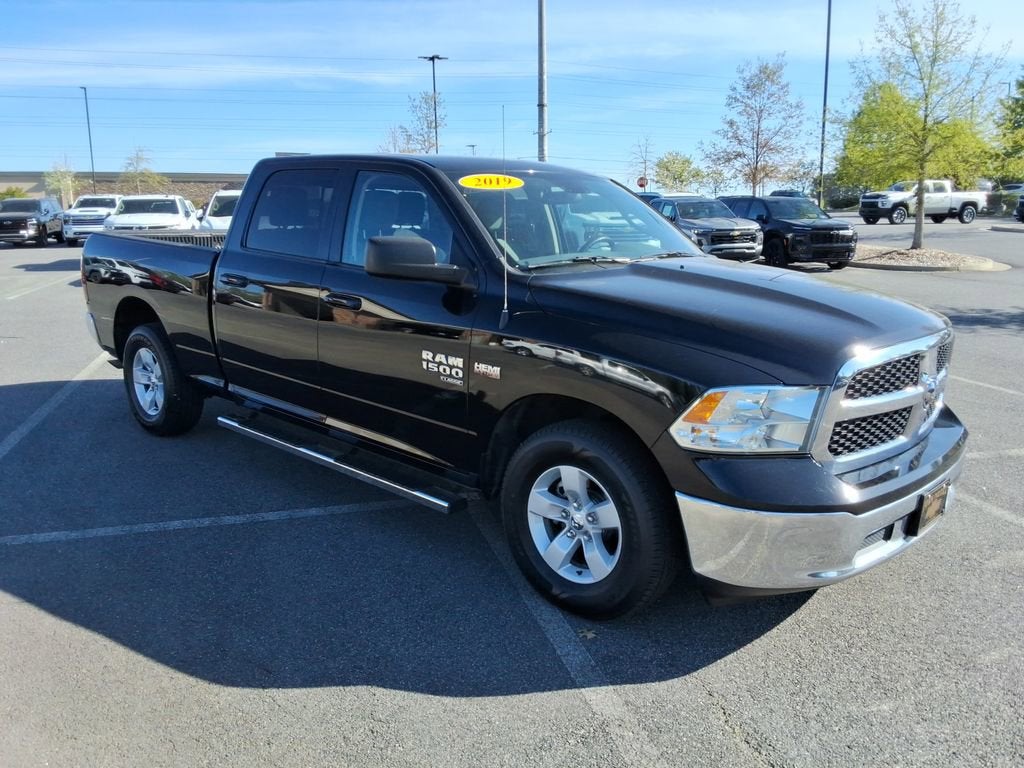 2019 RAM 1500 Classic SLT Crew Cab 4x2 6'4" Box