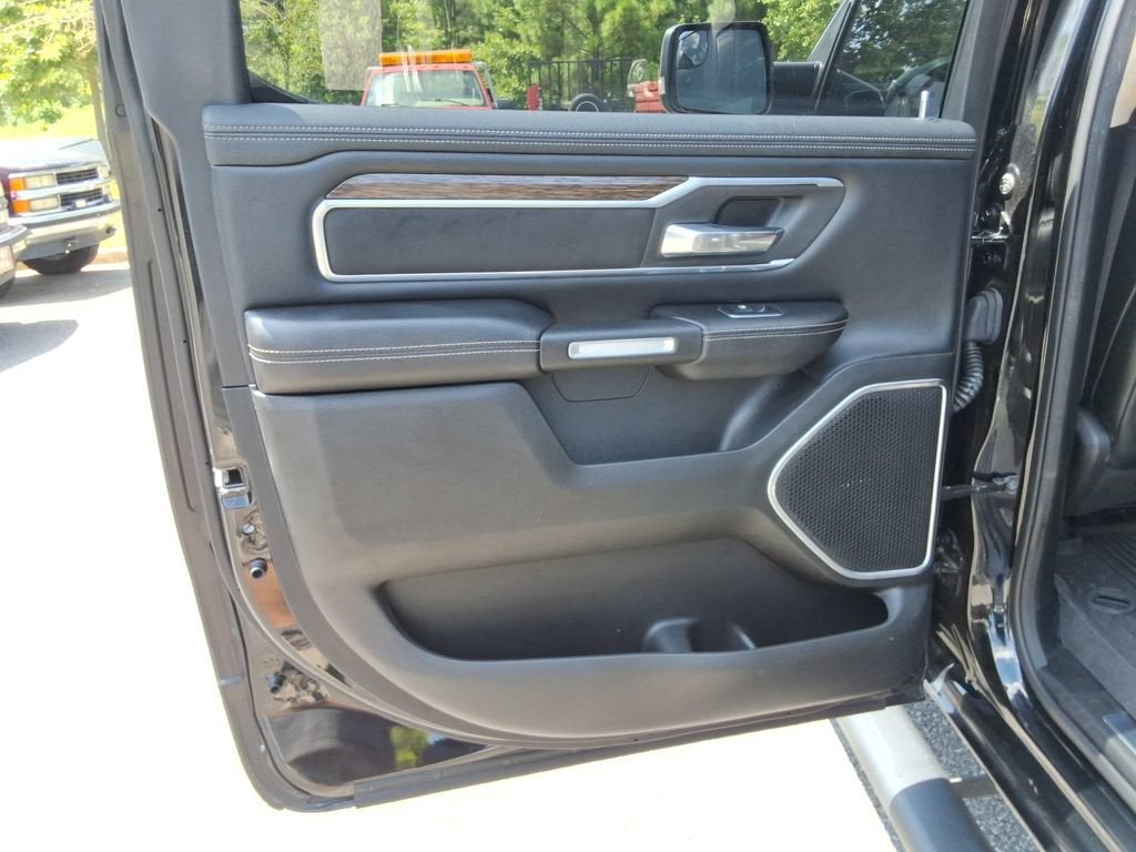 2019 RAM 1500 Laramie Crew Cab 4x2 5'7" Box