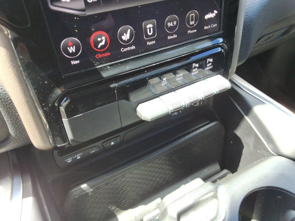 2019 RAM 1500 Laramie Crew Cab 4x2 5'7" Box