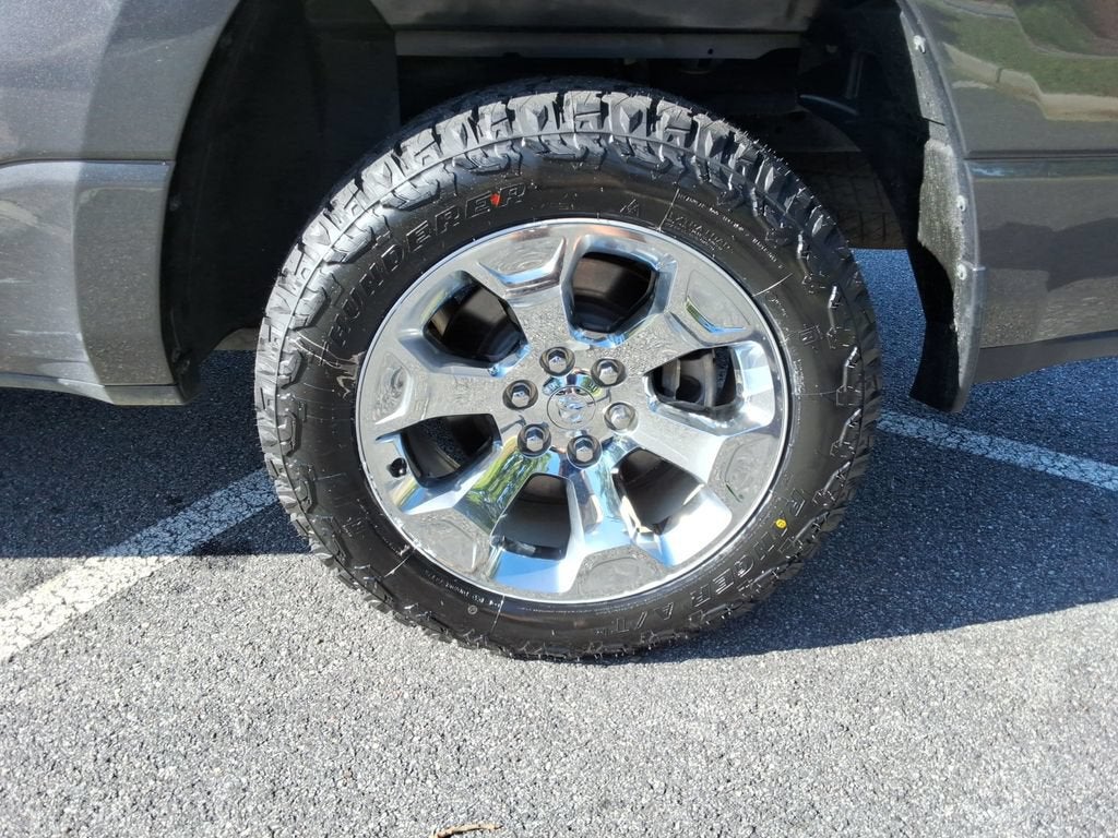 2022 RAM 1500 Big Horn Crew Cab 4x4 5'7" Box