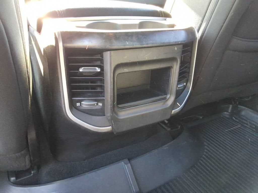 2022 RAM 1500 Big Horn Crew Cab 4x4 5'7" Box