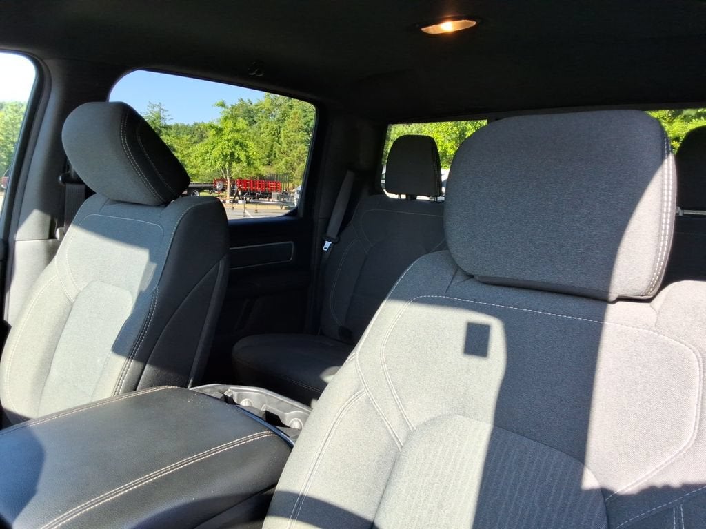 2022 RAM 1500 Big Horn Crew Cab 4x4 5'7" Box