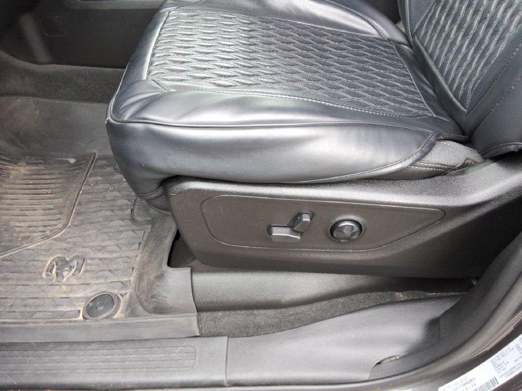 2021 RAM 1500 Big Horn Crew Cab 4x4 5'7" Box