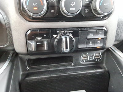2021 RAM 1500 Big Horn Crew Cab 4x4 5'7" Box