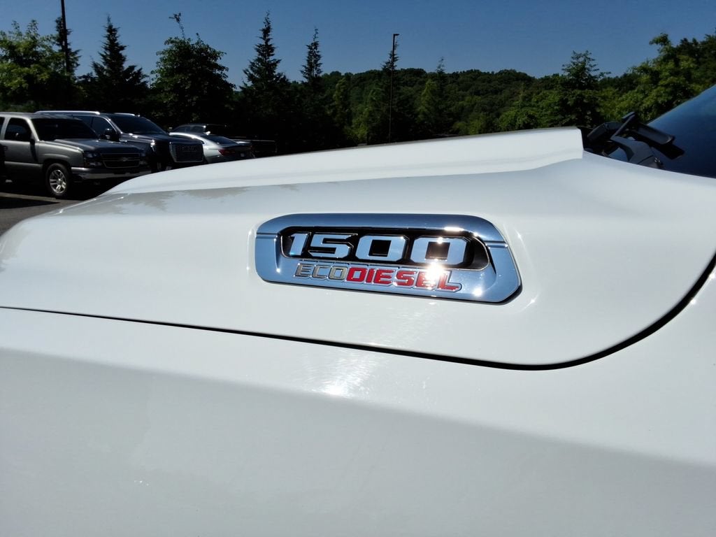 2022 RAM 1500 Laramie Crew Cab 4x4 5'7" Box
