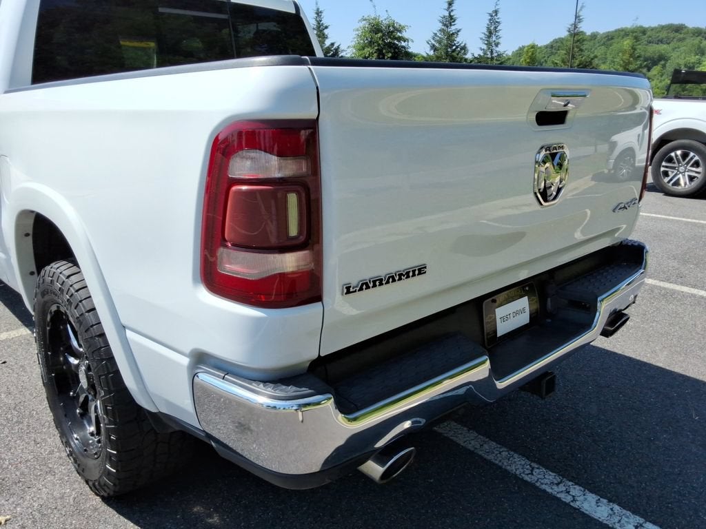 2022 RAM 1500 Laramie Crew Cab 4x4 5'7" Box