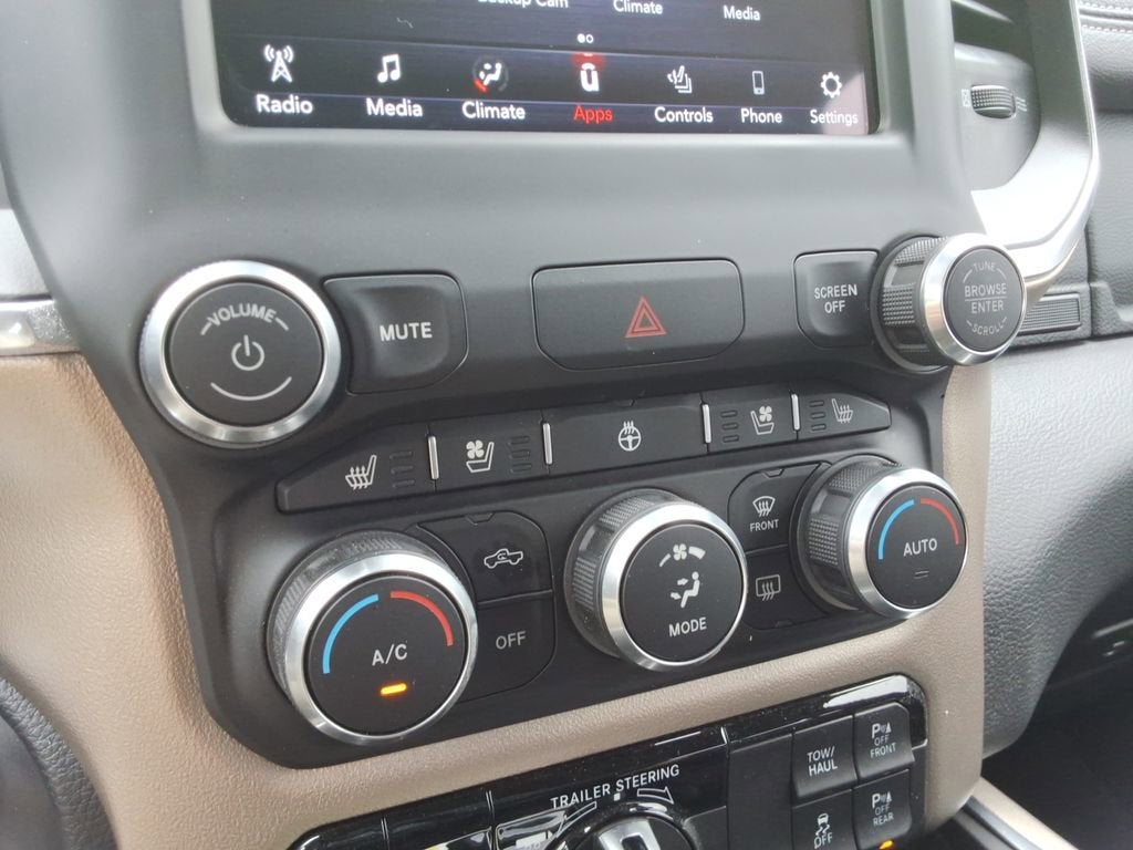 2021 RAM 1500 Laramie Crew Cab 4x4 5'7" Box