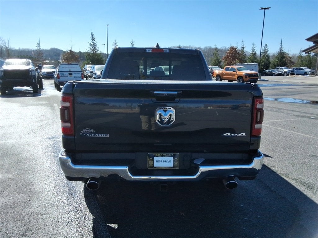 2022 RAM 1500 Laramie Crew Cab 4x4 5'7" Box