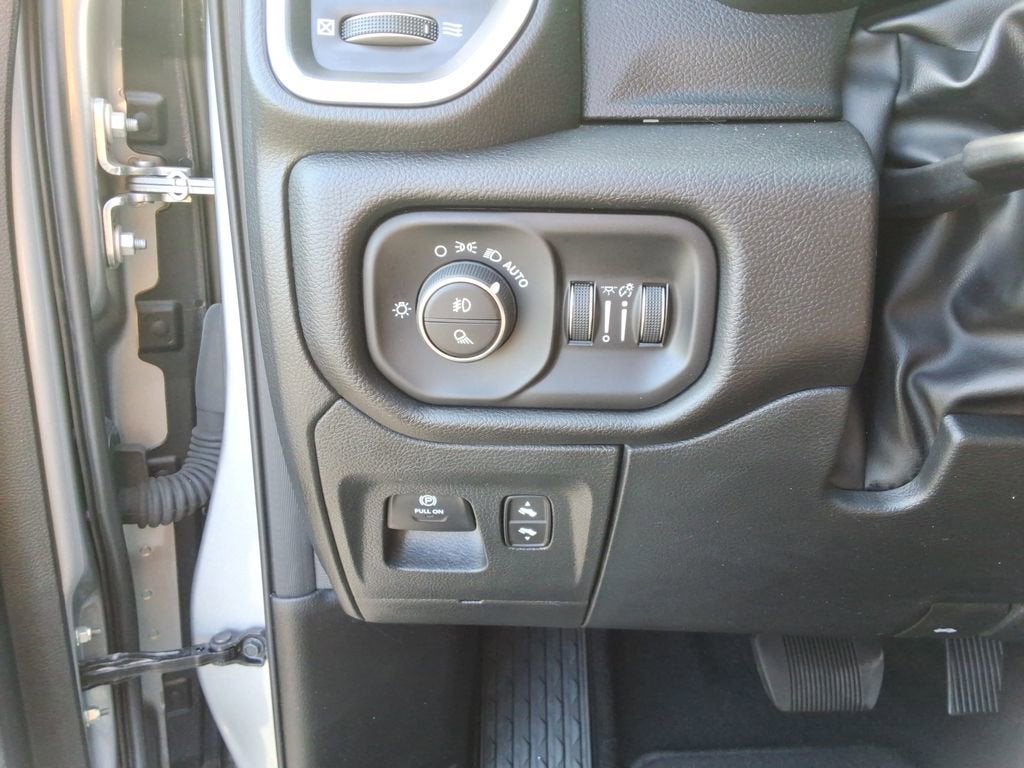 2025 RAM 1500 Laramie Crew Cab 4x4 5'7" Box