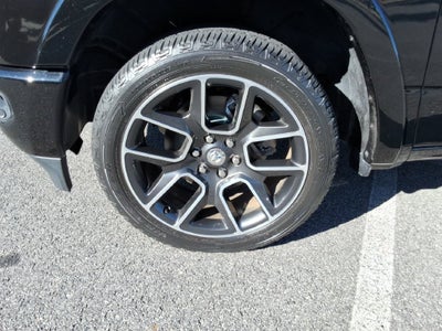 2019 RAM 1500 Laramie Crew Cab 4x4 6'4" Box