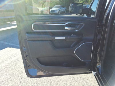 2019 RAM 1500 Laramie Crew Cab 4x4 6'4" Box