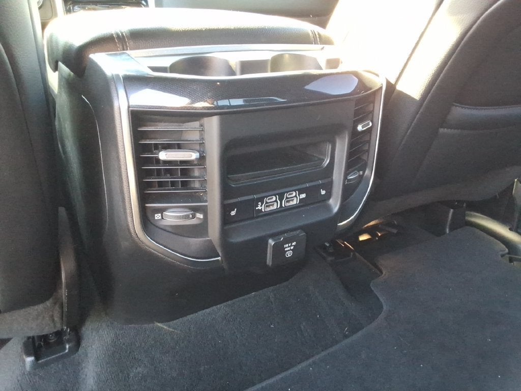 2019 RAM 1500 Laramie Crew Cab 4x4 6'4" Box