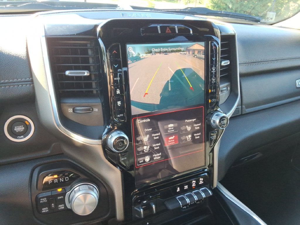 2019 RAM 1500 Laramie Crew Cab 4x4 6'4" Box