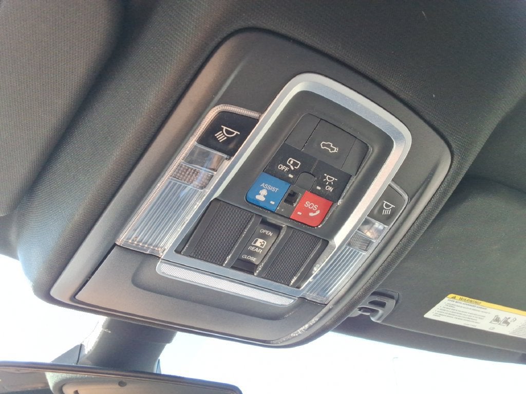 2019 RAM 1500 Laramie Crew Cab 4x4 6'4" Box