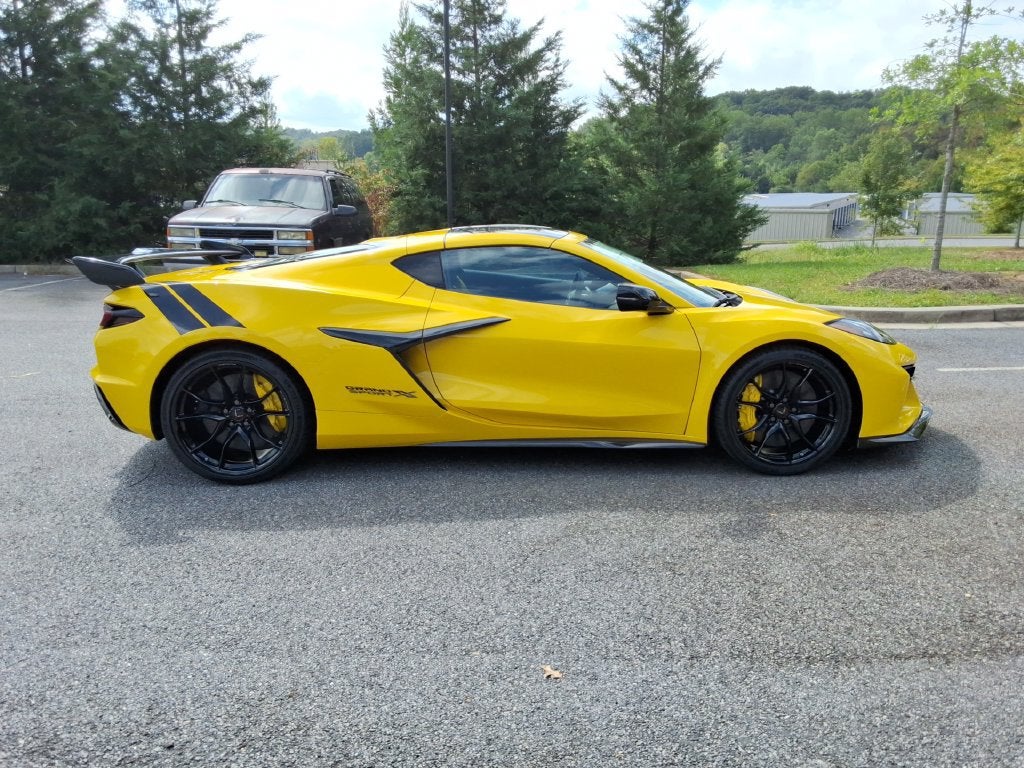 2027 Chevrolet Corvette Grand Sport X 2LT