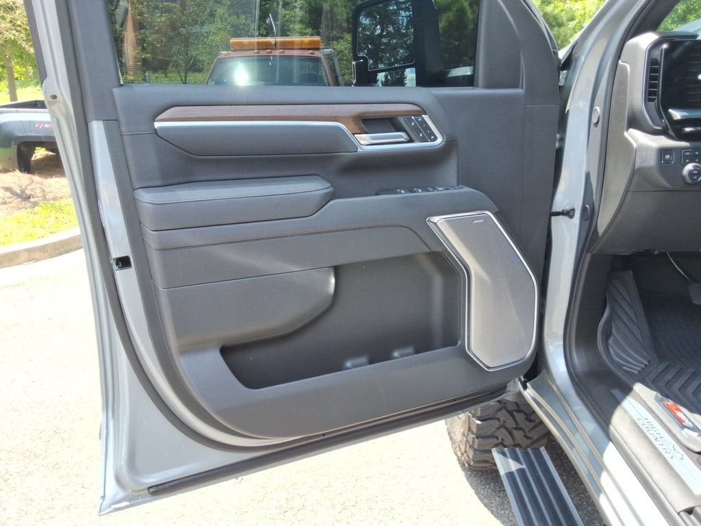 2025 Chevrolet Silverado 3500 HD High Country