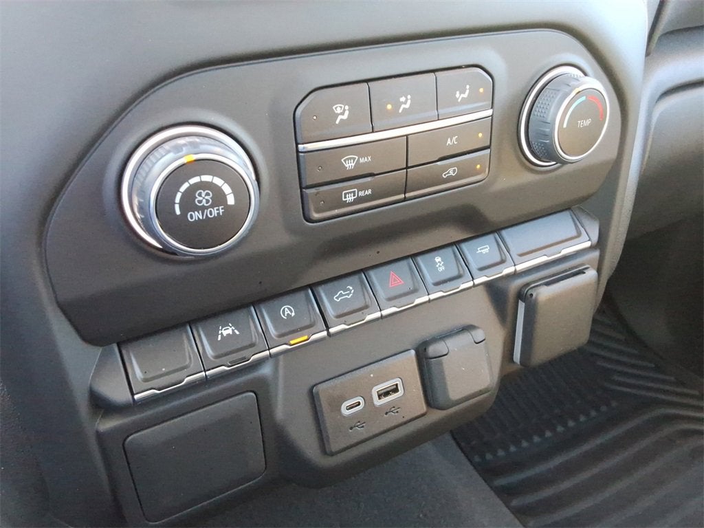 2024 Chevrolet Silverado 1500 Custom