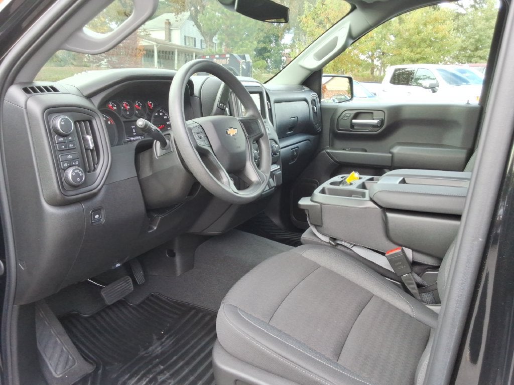 2025 Chevrolet Silverado 1500 Custom