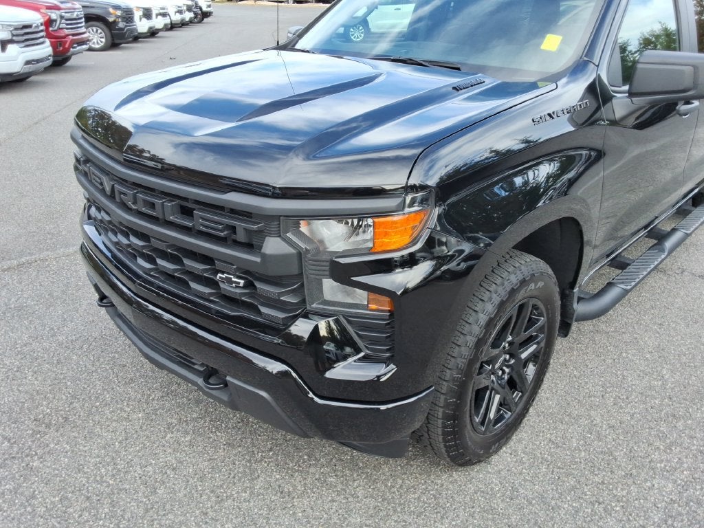2025 Chevrolet Silverado 1500 Custom