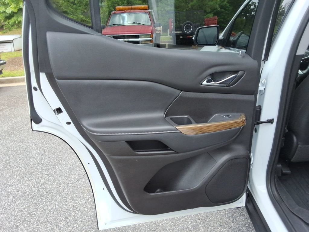 2022 GMC Acadia SLE
