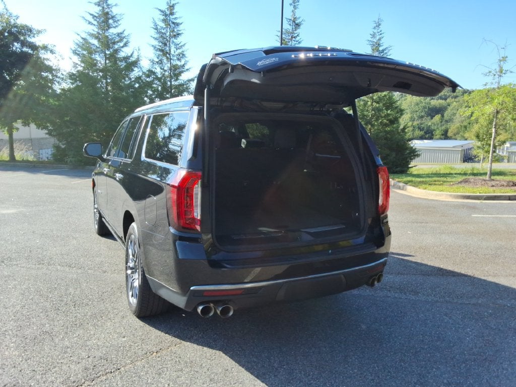 2023 GMC Yukon XL Denali Ultimate