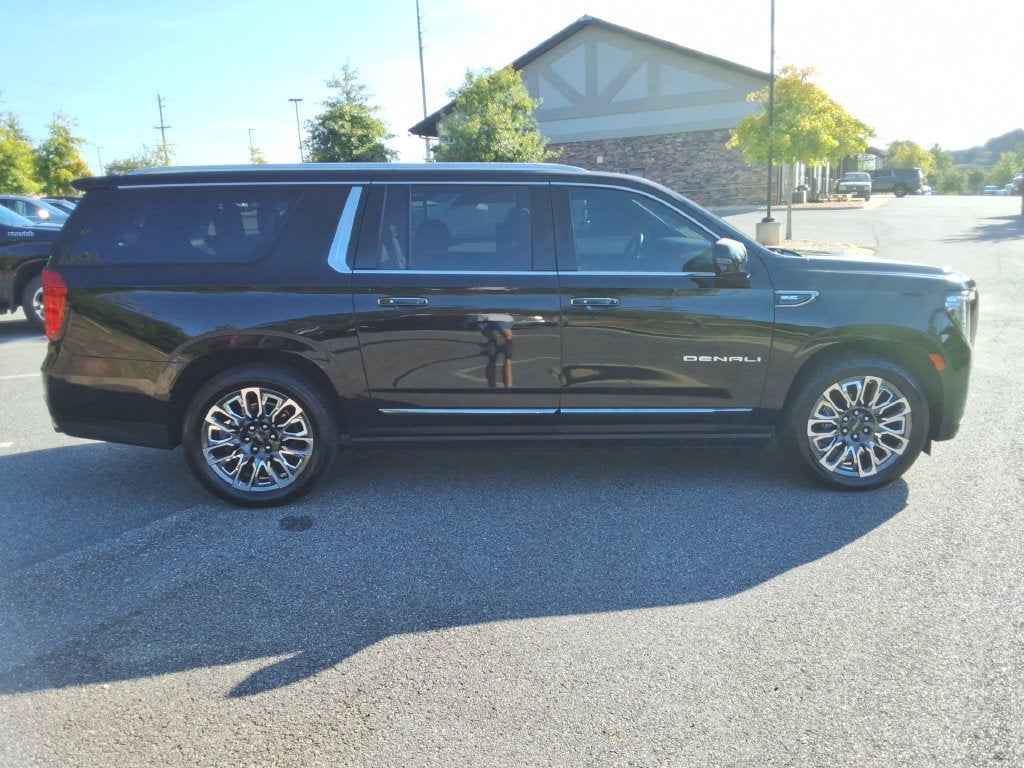 2023 GMC Yukon XL Denali Ultimate
