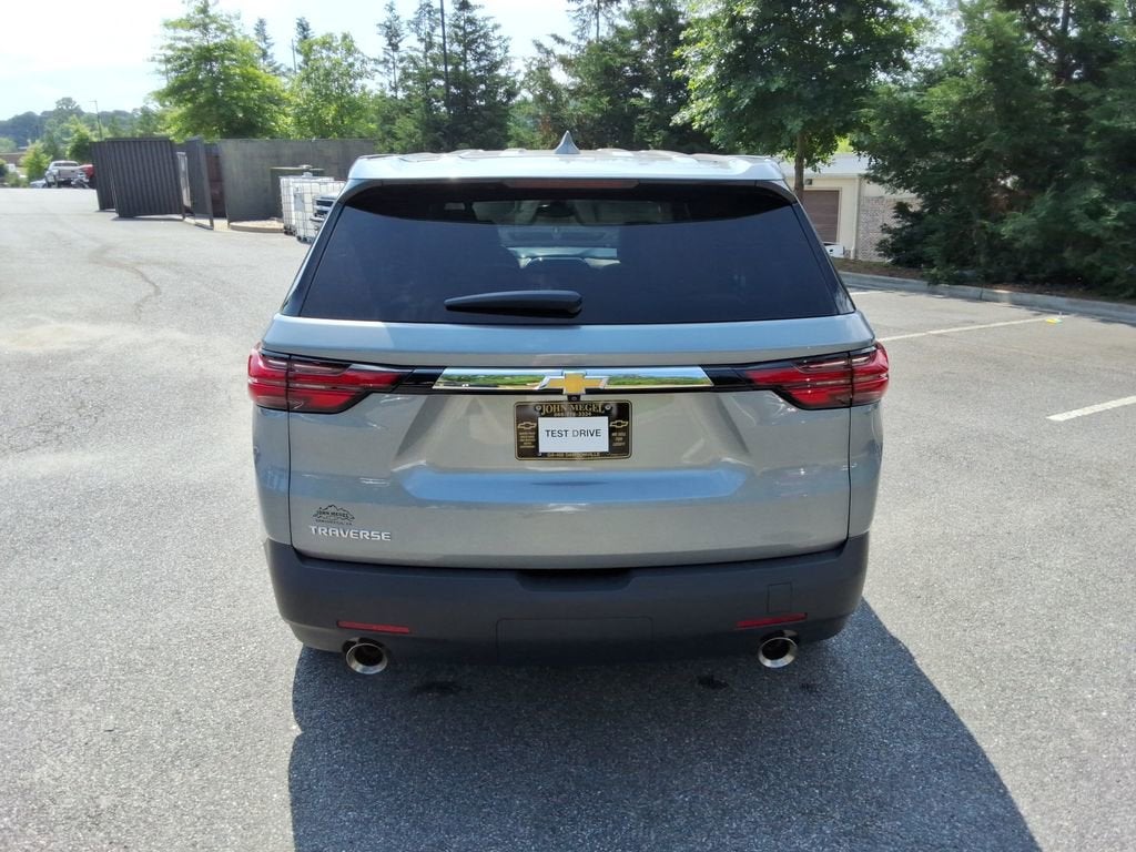 2023 Chevrolet Traverse LS