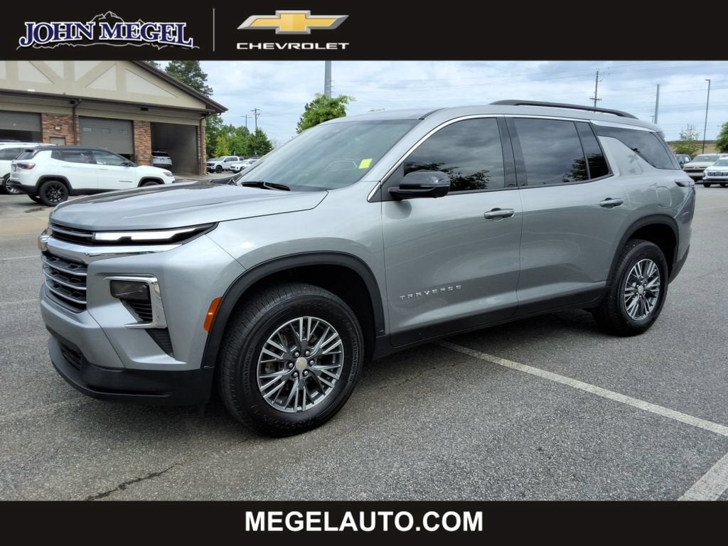 2024 Chevrolet Traverse LT
