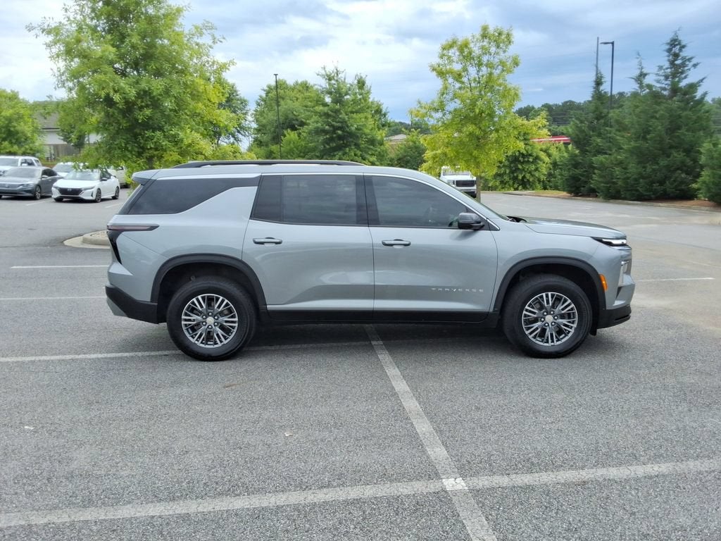 2024 Chevrolet Traverse LT