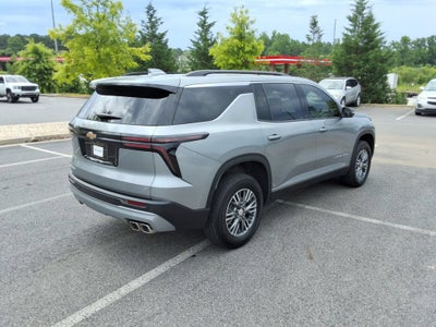 2024 Chevrolet Traverse LT