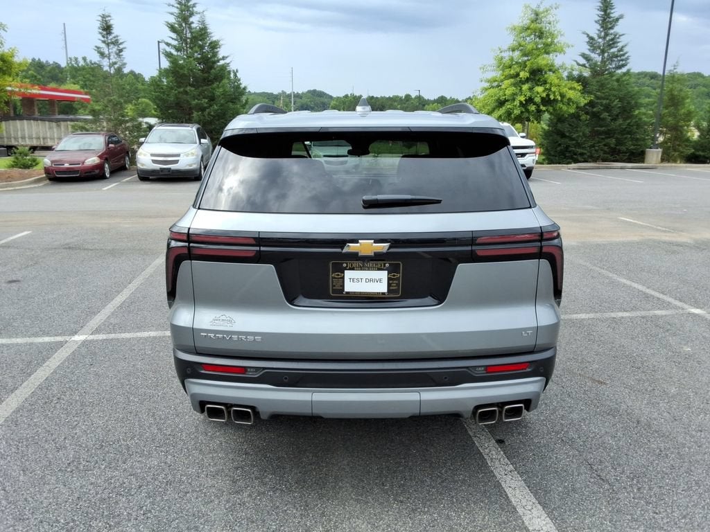2024 Chevrolet Traverse LT
