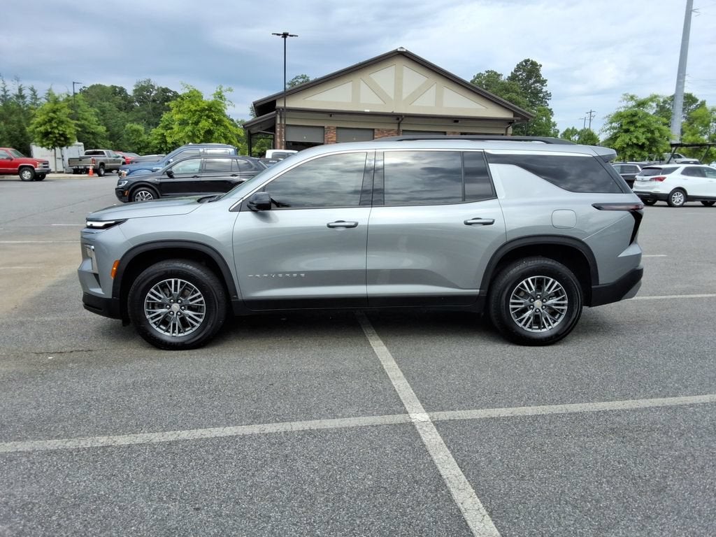 2024 Chevrolet Traverse LT