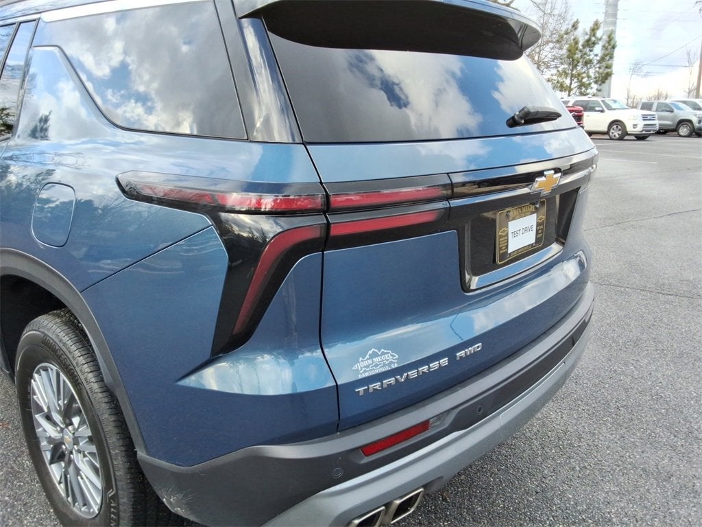 2025 Chevrolet Traverse LT