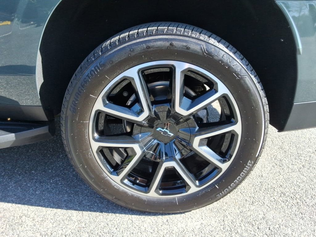 2025 Chevrolet Suburban RST