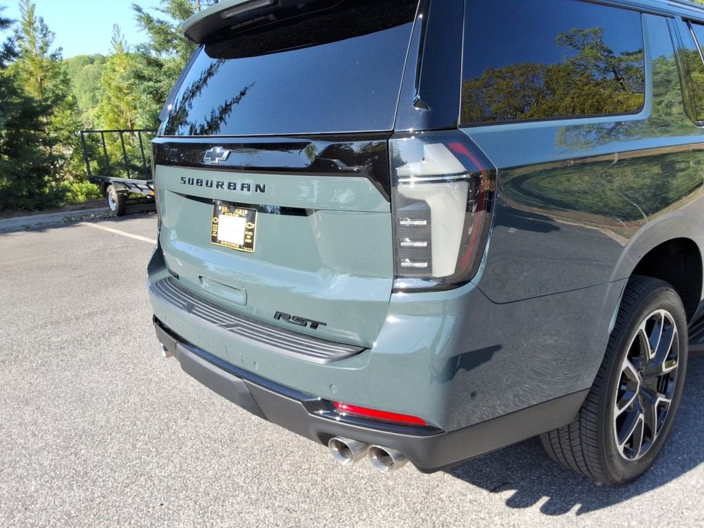 2025 Chevrolet Suburban RST