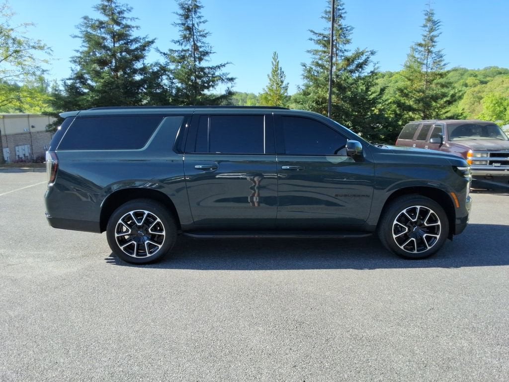 2025 Chevrolet Suburban RST