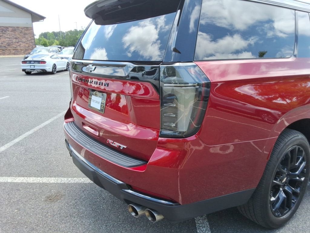 2025 Chevrolet Suburban RST