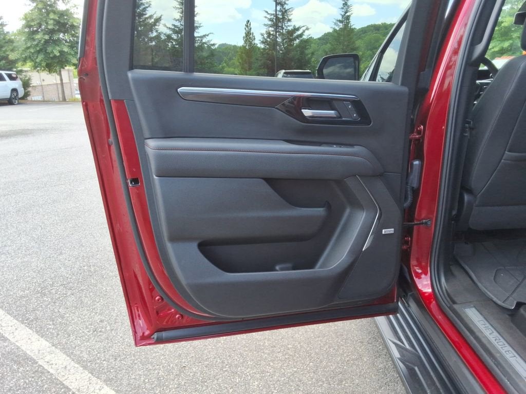 2025 Chevrolet Suburban RST