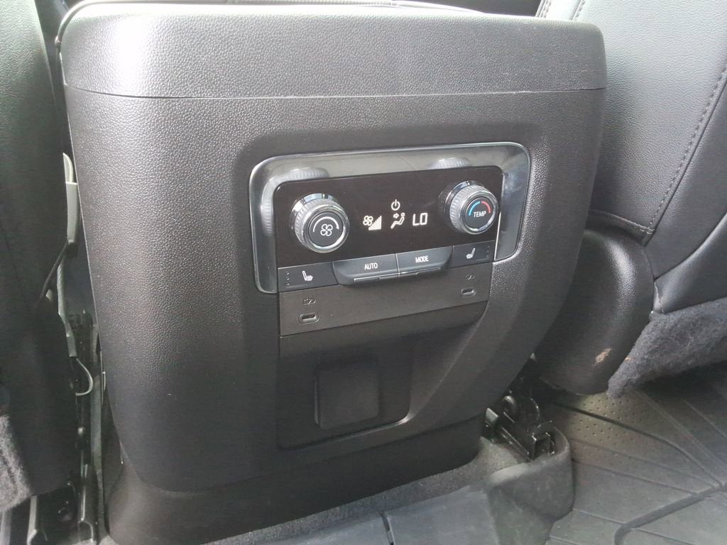 2025 Chevrolet Suburban RST
