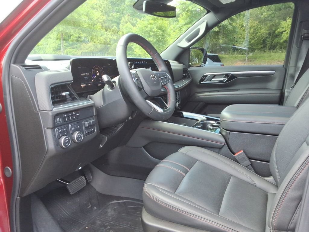 2025 Chevrolet Suburban RST