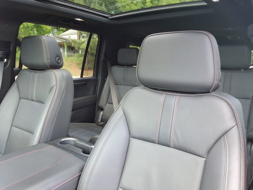 2025 Chevrolet Suburban RST