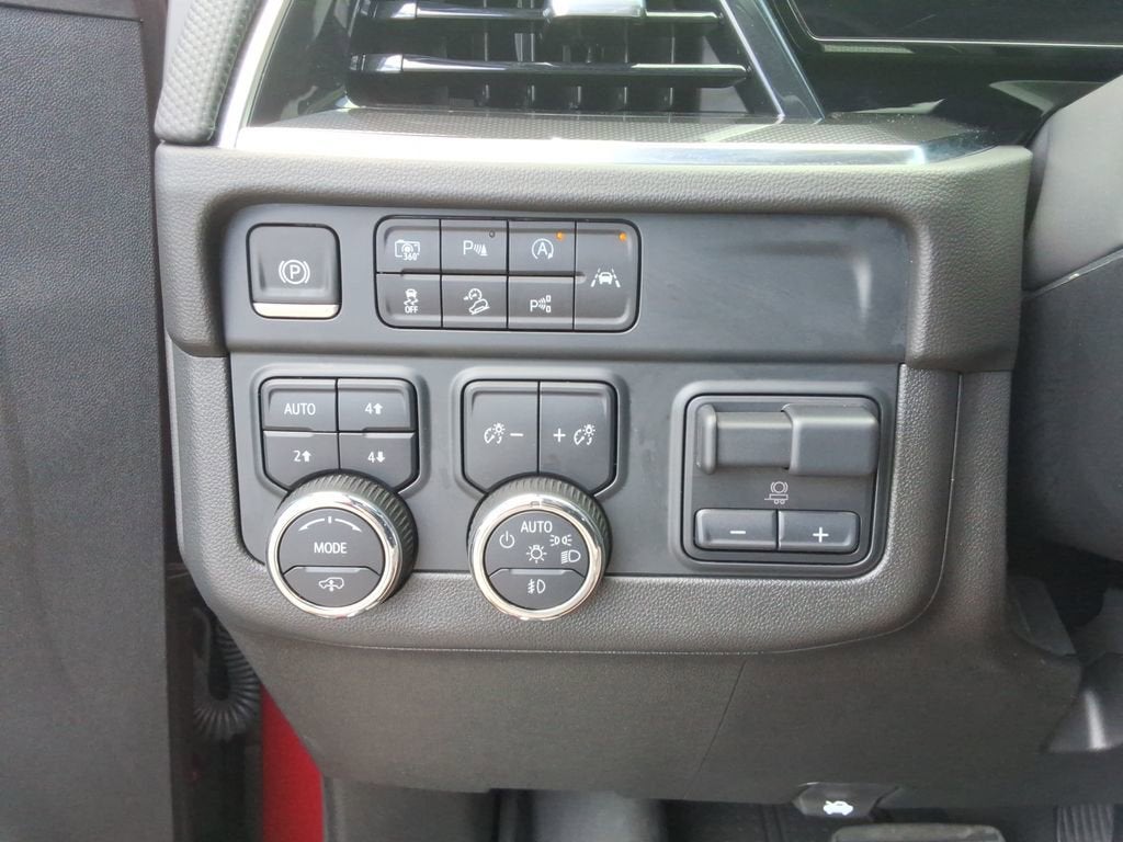 2025 Chevrolet Suburban RST