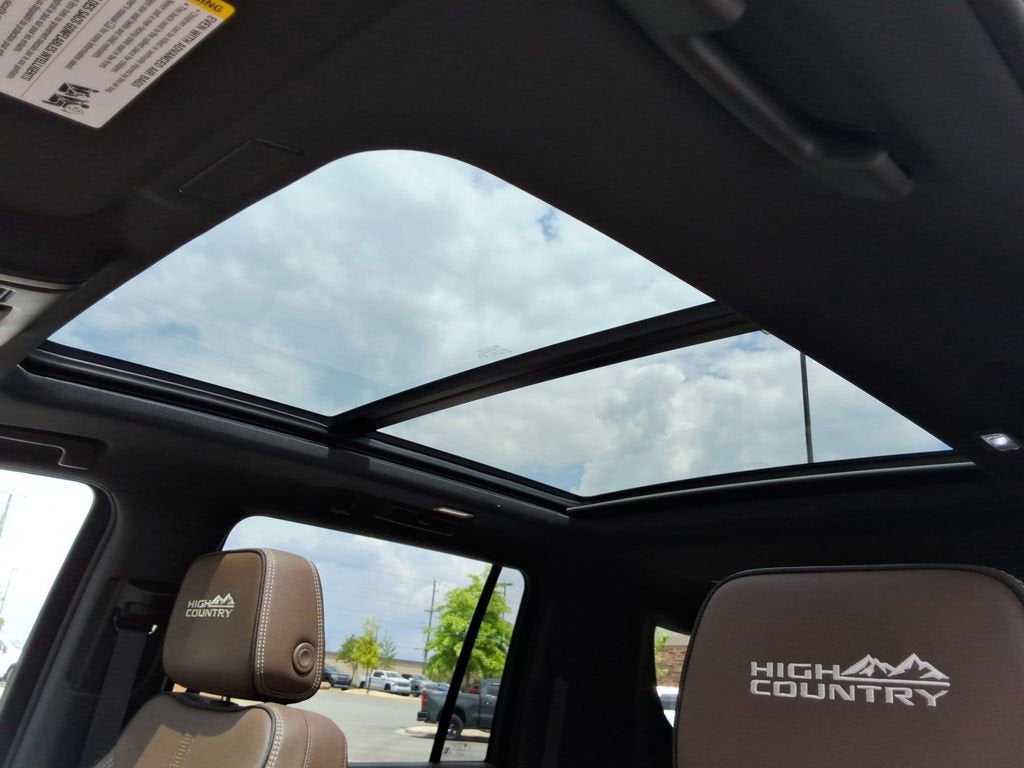 2025 Chevrolet Suburban High Country