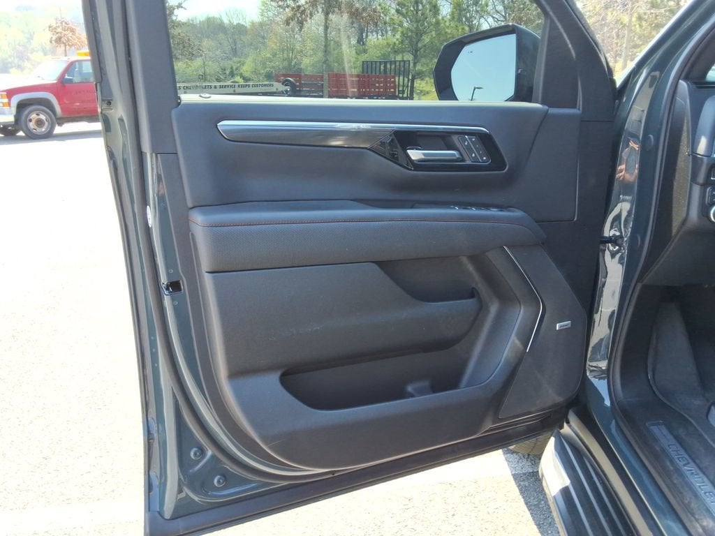 2025 Chevrolet Tahoe RST